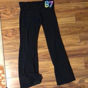 Black yoga pants
